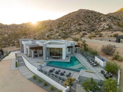 The Overlook by Fieldtrip Modern Luxury with Infinity Pool Views