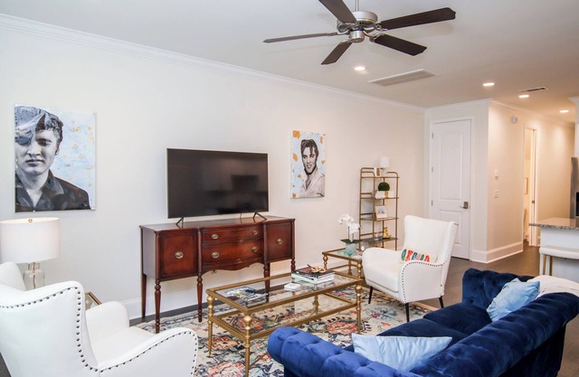 The Oxford Presley - Luxury Townhome Minutes from Ole Miss and The Oxford Square
