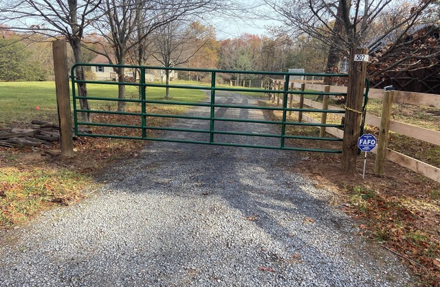 "The Paddock" private retreat with horse boarding in Shenandoah