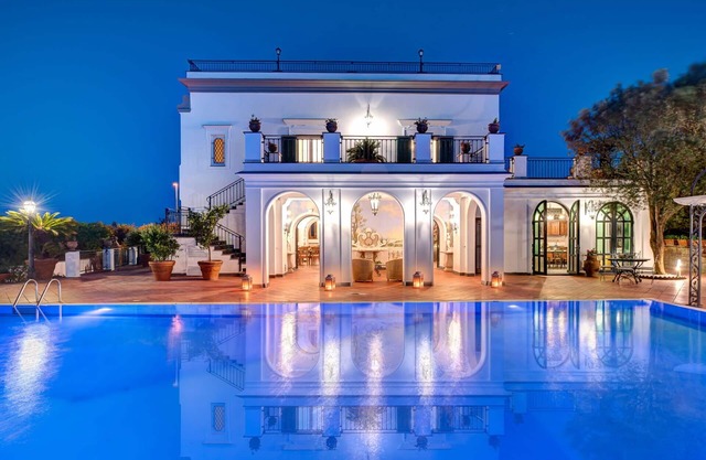 The Palace - Villa Escondida