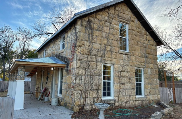 The Parsonage 1873 - cozy, unique, near downtown