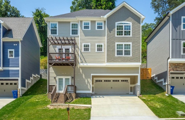 The Place in Chattanooga - A Craftsman Dream in North Shore | 3 Bed, 2.5 Bath