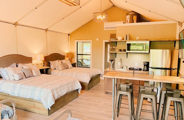 The place you have been looking for! Brand new Cabin on gorgeous Creek! - SG12