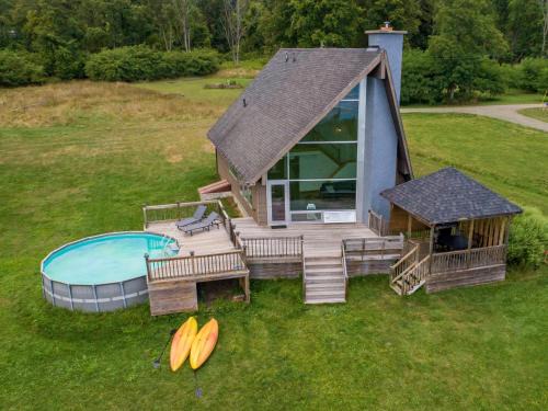 The Quiet Cove on Wood Road