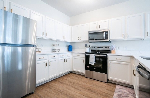 The Rebel Roze, walk to The Grove