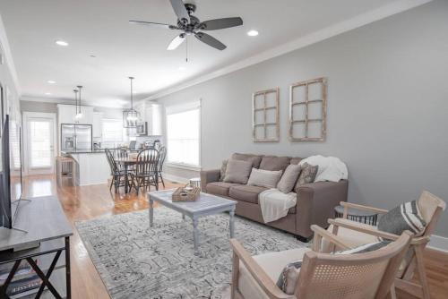 The Retreat Modern 2bed 2.5bath