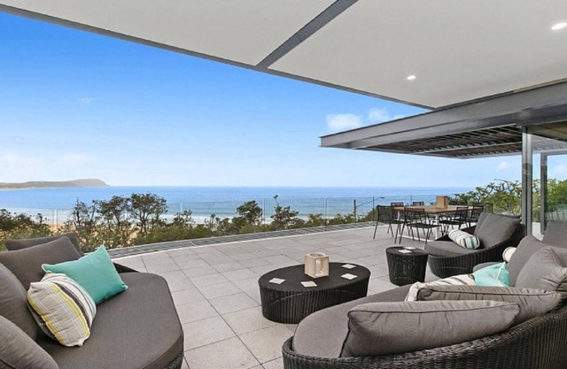 THE RISE | Ocean Views , Walk to beach | Accom Holidays