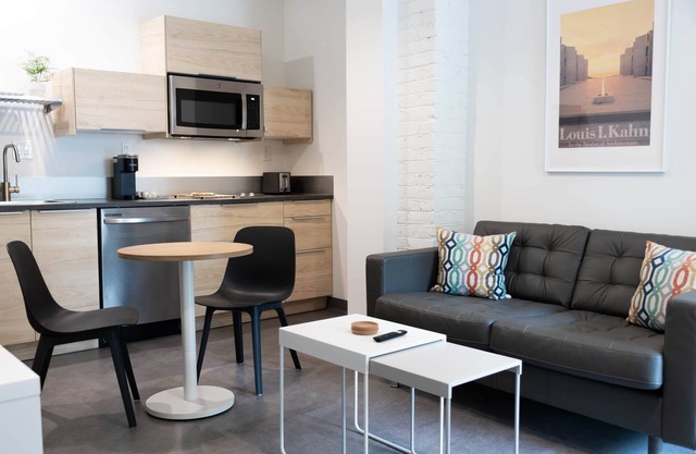 The Rosalie Suite 4, Steps from Norfolk's Hospitals