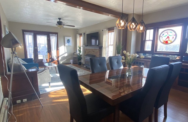 The Ross-Downtown Alamosa *Hot Springs Admission Included* STR#2939