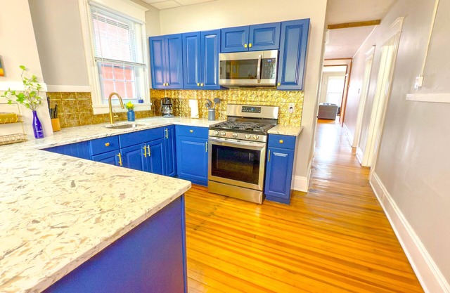 "The Rustic Home" - In the heart of Albany - 3 Bedroom - Sleeps 6