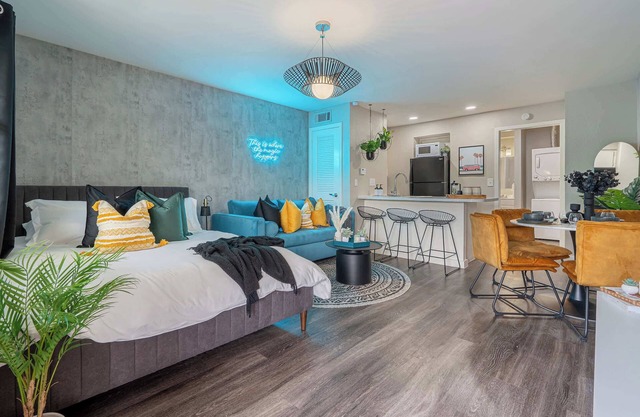 The Sapphire | Creative Studio | Sleep 5 in Austin