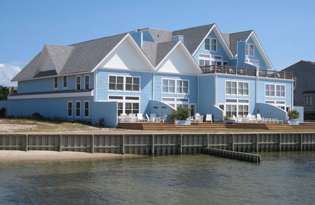 The Sea Shire: Beautiful condo with majestic sunset views
