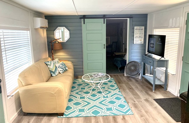 The Seahorse Suite 🐚with Forest View close to Beaches🌴☀️