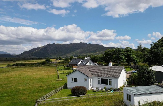The Sheiling holiday home with gorgeous views over the isles