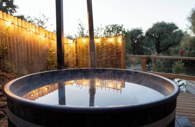 The Shepherds Hut at Bridge Lake Farm & Fishery