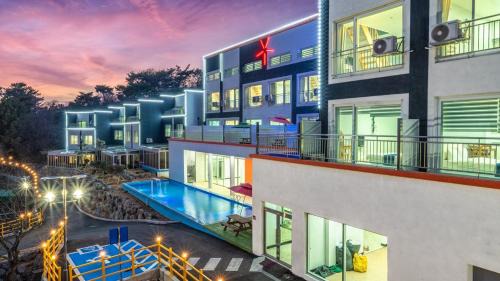 The Sky Pool Villa