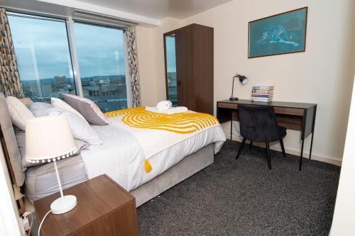 The skyline Luxe - Executive 2BR Retreat in Bradford City Centre