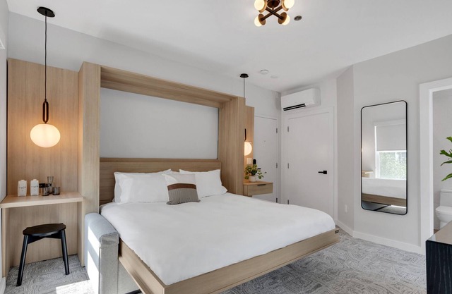 The St. Laurent: Full Floor - Sleeps 24