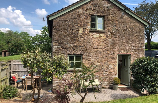 THE STABLE, pet friendly, with a garden in Marstow