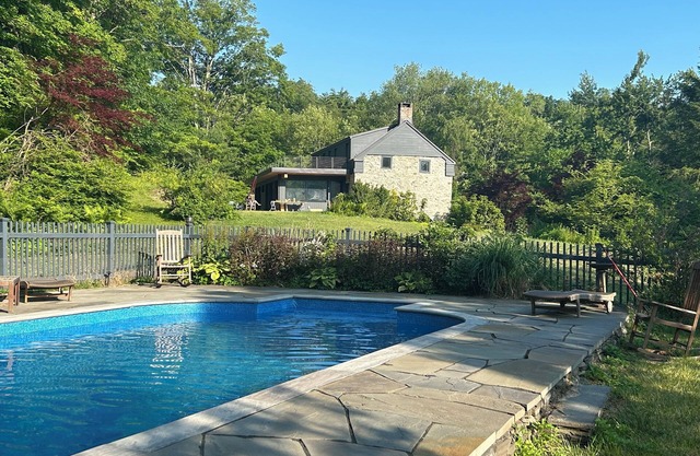 The Stonemason - A Private Catskill Winter Escape in the Woods close to Kingston