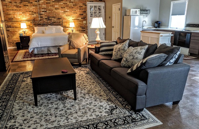 The Studio @ Portage Lion! Stand-Alone Studio Apartment-Close to Notre Dame