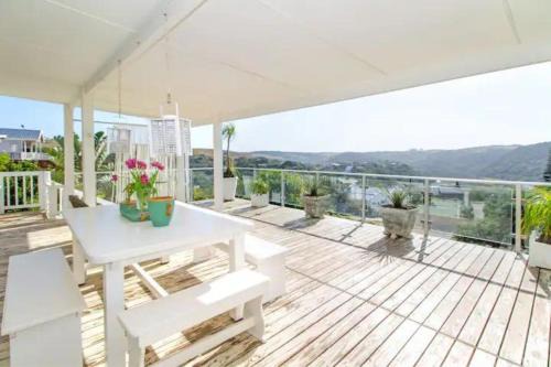 The Sullies, Morgan Bay