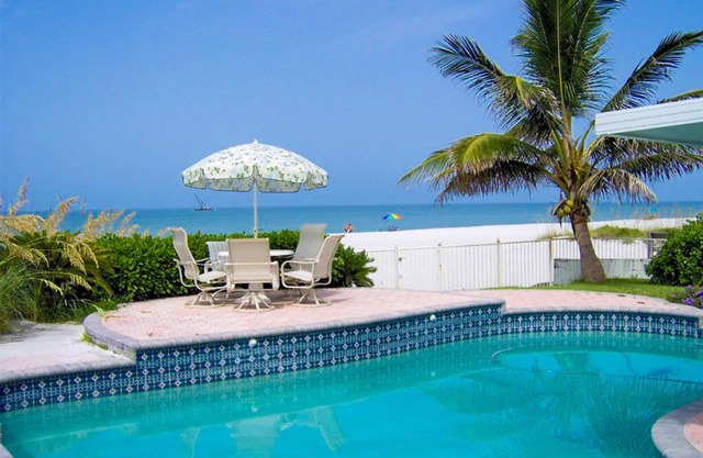 The Sunset House/Beach Front Home w/Private Pool & Hot Tub