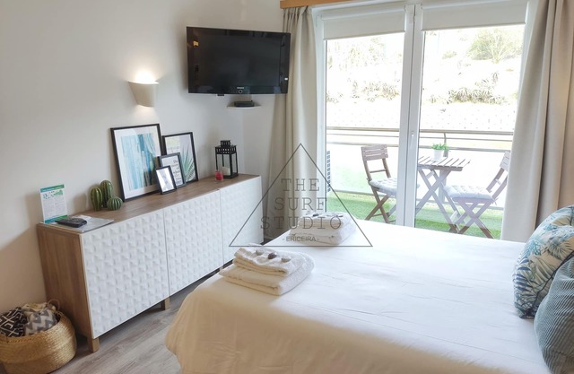 The Surf Studio - Ericeira, 3 pools, WIFI, Garden, beach at 650m