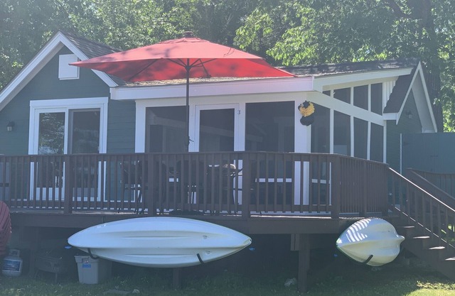 The Sweetest Cottage on Ossipee Lake!