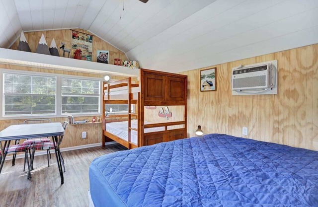 The Sycamore Family Cabin on the Saluda River