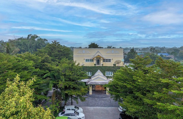 The target residence & resort