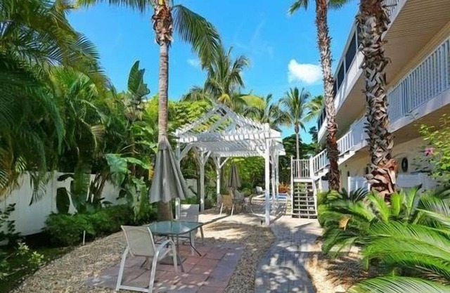 The Terrace 3 2 Bedroom Townhouse by RedAwning