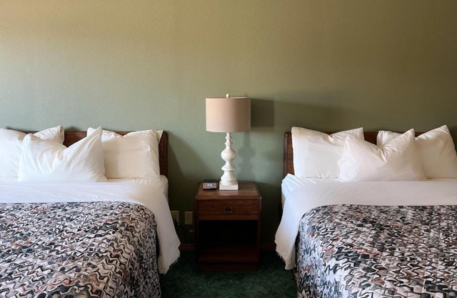 The Trail Inn - Sutton, Nebraska - US-6 HWY