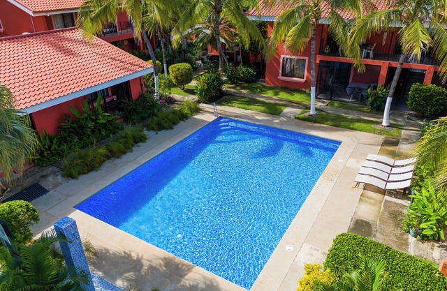 The Tranquil Coco Townhouse: 300 Meters from the Beach!