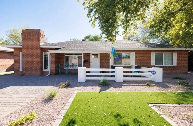 The Trendy Tricycle | Stylish 4BR in Central Phx