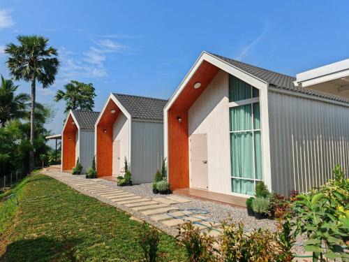 The Triple Little House
