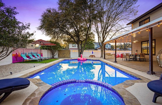 The Velvet Spur - Pool, Spa, Game Room, Pet Friendly, Sleeps 12