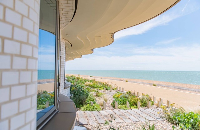 The View at Shoreline - a holiday let by Bloom Stays that sleeps 4 guests in 2 bedrooms