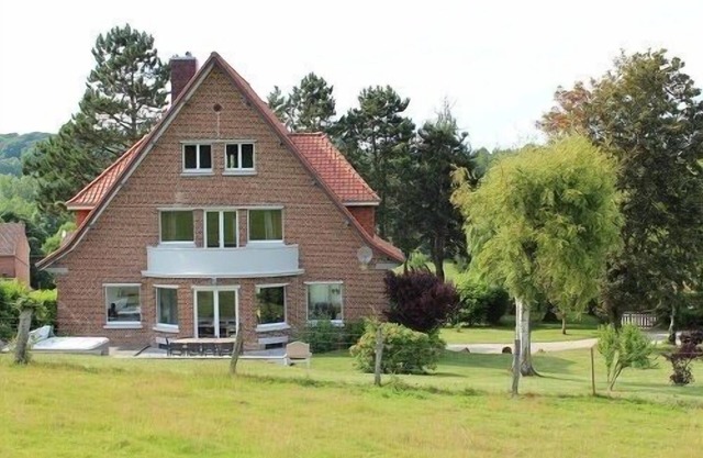 The Villa des Groseillers with private Spa and rustic golf course of 5 holes
