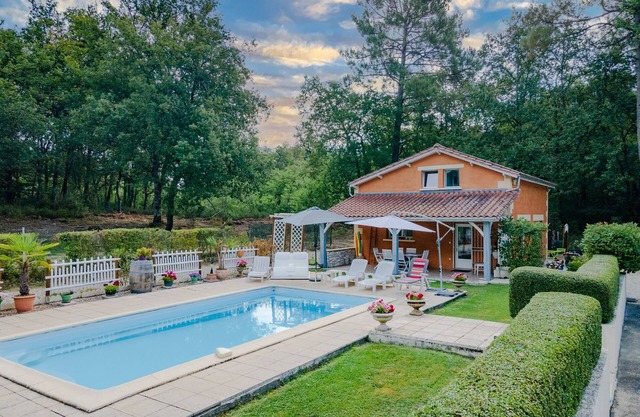 The Villa du Mas des Chênes with Pool: The Art of Living in Périgord