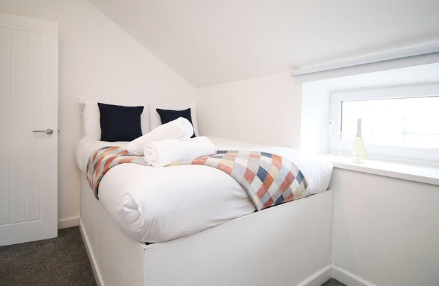 The White House by Tŷ SA