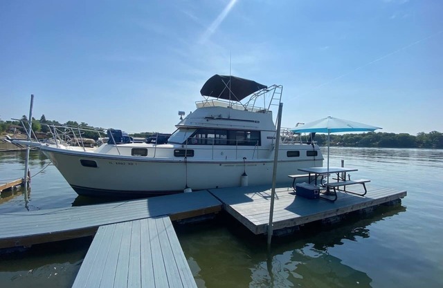 The Yacht @ The Cottages on Petite Lake