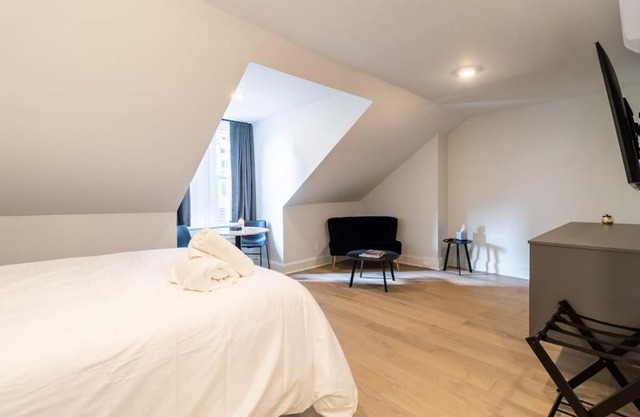 Thena Hotel - Spacious Studio