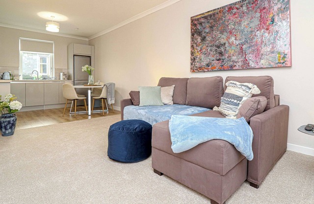 This apartment is a 1 bedroom(s), 1 bathrooms, located in Argyll and Bute Council, Scotland.