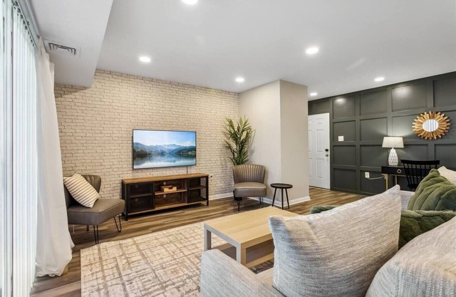 This apartment is a 1 bedroom(s), 1 bathrooms, located in Hampton, VA.