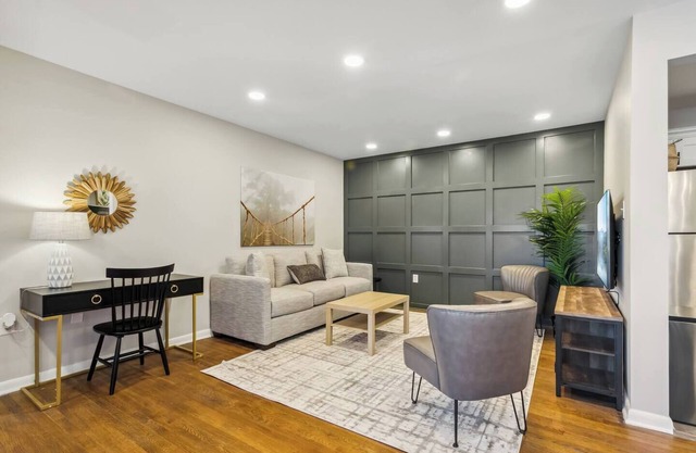 This apartment is a 1 bedroom(s), 1 bathrooms, located in Hampton, VA.