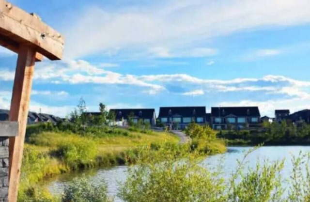 This guest suite is a 2 bedroom(s), 1 bathrooms, located in Cochrane, AB.