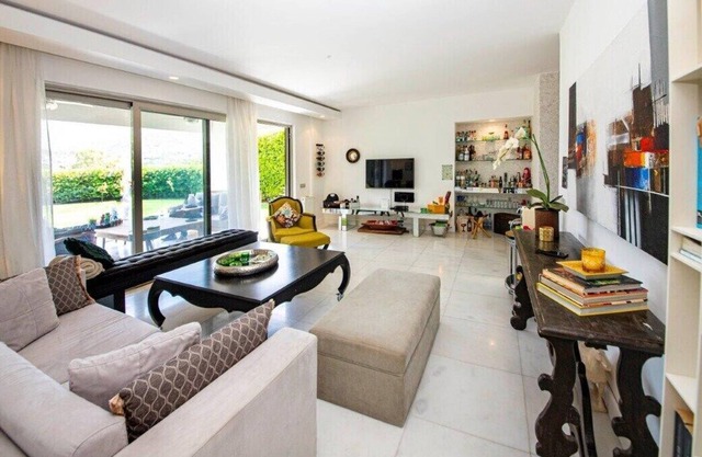 This house is a 1 bedroom(s), 3 bathrooms, located in Bodrum, Muğla.