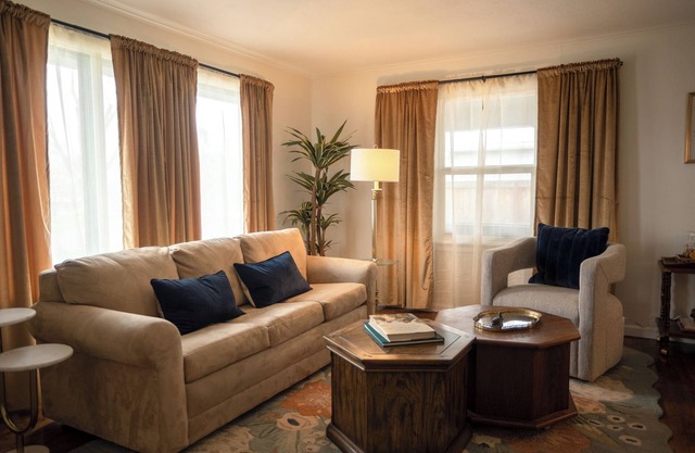This house is a 3 bedroom(s), 2 bathrooms, located in Central Point, OR.