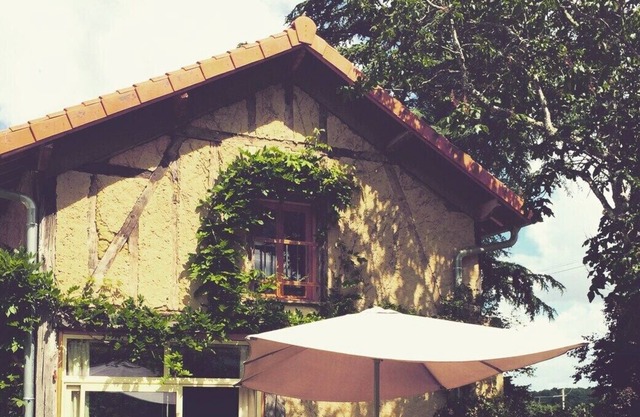 This house is a 2 bedroom(s), 1.5 bathrooms, located in Termes-d'Armagnac, Occitanie.